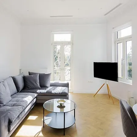 Lavish Mansion House 1928 In Kifisia By Upstreet * 아테네